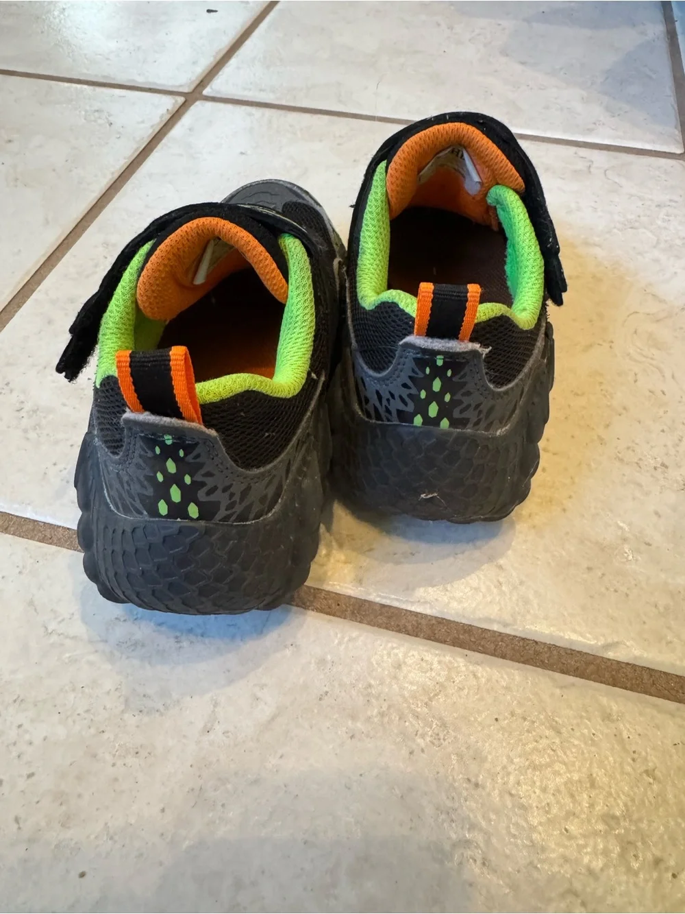 Skechers Sz 12 Kids' Black & Green Skele-Saurus Light-Up Sneakers